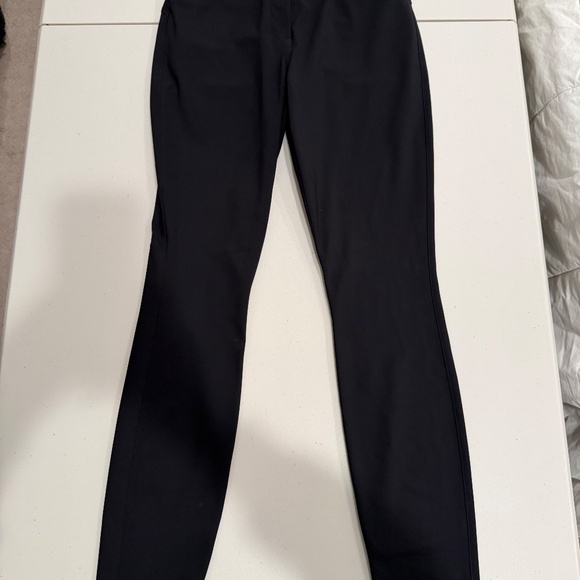 Black Lululemon Pants (Pockets and Zip) - size 27 - Picture 2 of 2